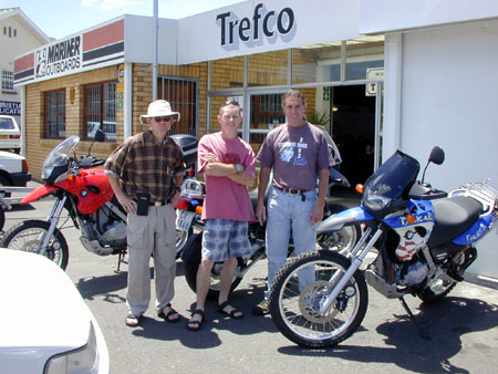 11john carr on right manager of trefco cape town11 02